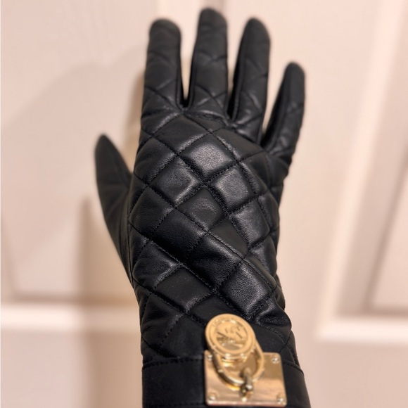 MICHAEL Michael Kors Black Quilted Gloves - Picture 4 of 5